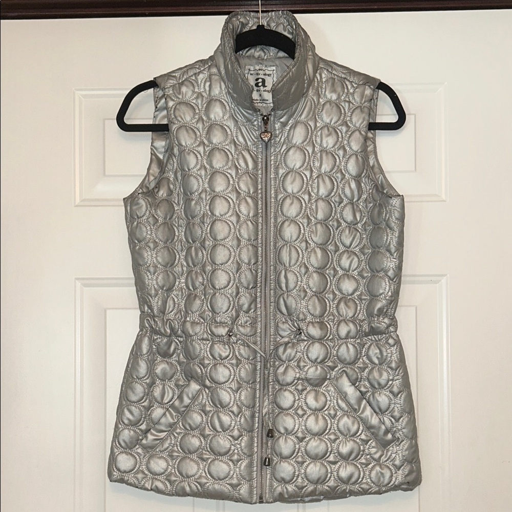 Activology Quilted Women's Puffer Vest S Silver Metallic Cinched Waist Full Zip